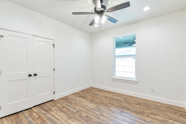 Building Photo - 8001 Sawdust Trl