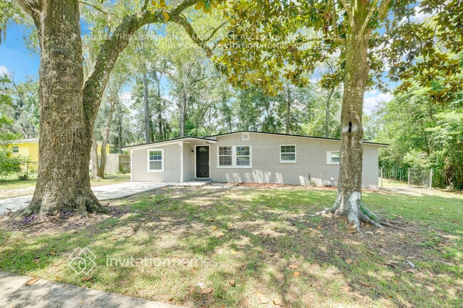 Building Photo - 347 Capella Rd