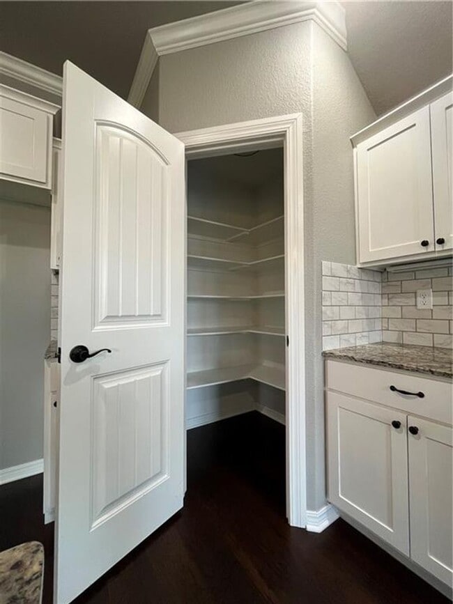 Building Photo - 4608 W Wales Dr