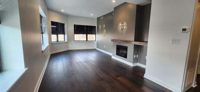 Floorplan - Ten Front