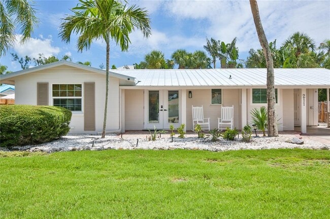 Primary Photo - 211 Island Cir