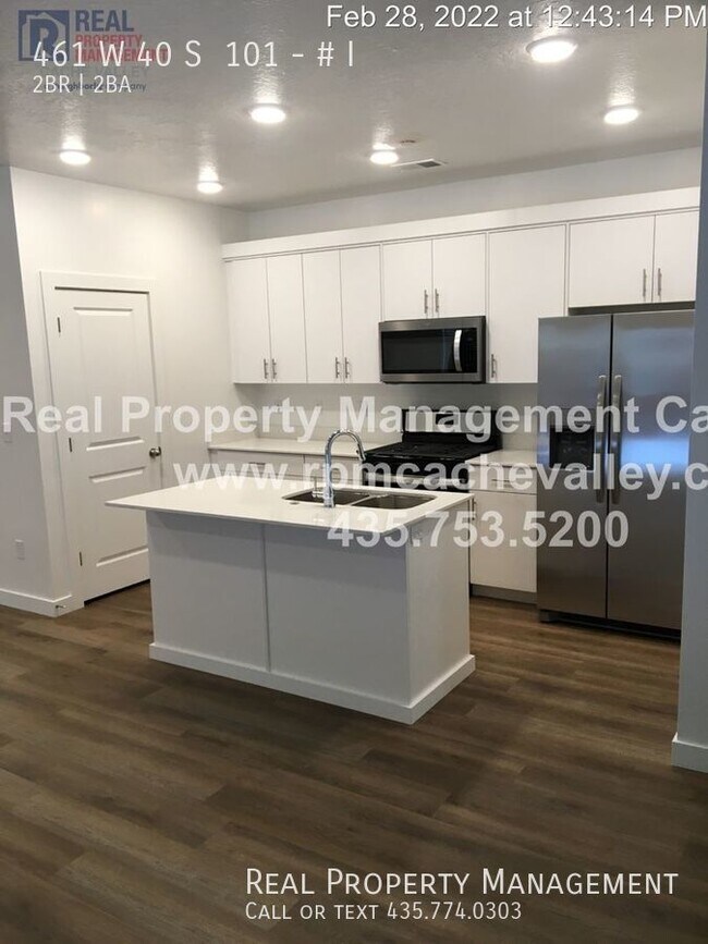 Building Photo - 461 W 40 S