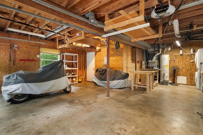 Building Photo - 3-Bedroom Home in North AVL with Studio an...