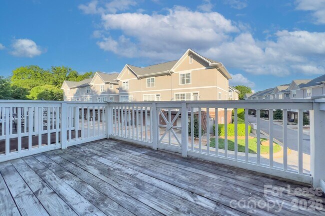 Building Photo - 210 S Cedar St