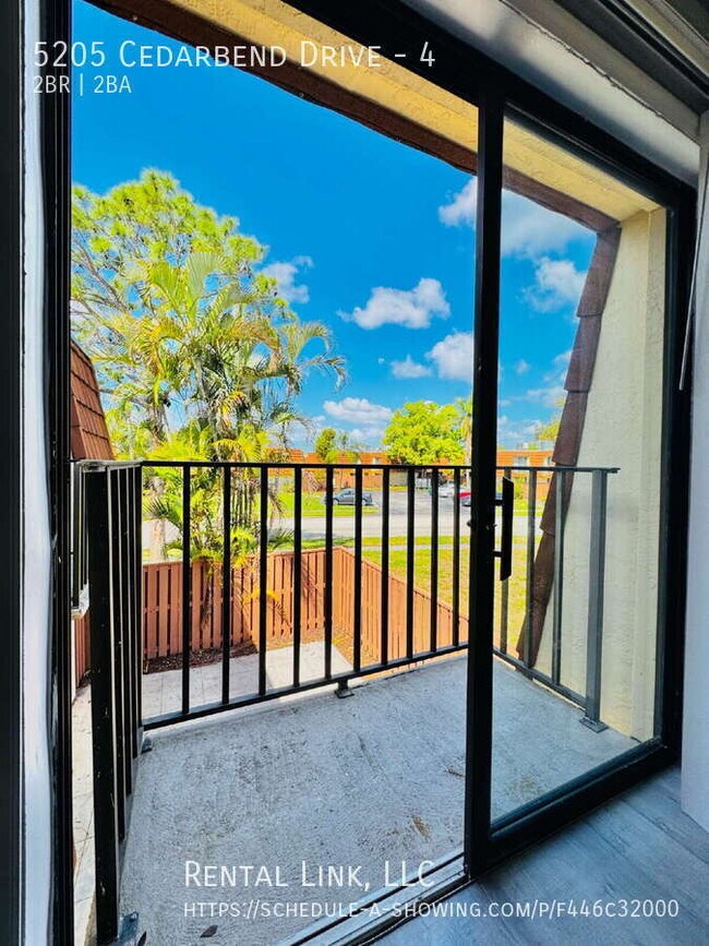 Building Photo - 5205 Cedarbend Dr