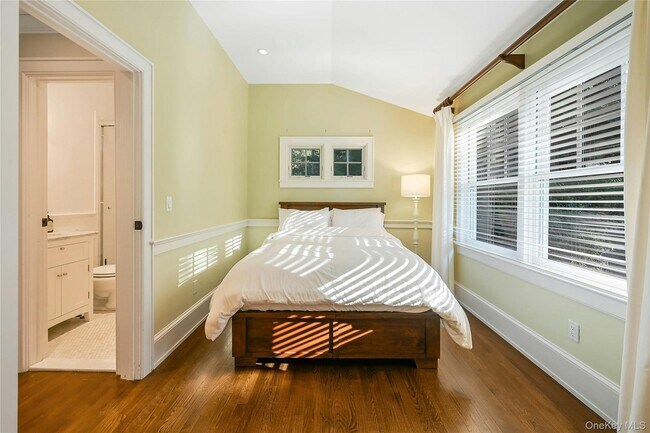 Building Photo - 1600 Pine Tree Rd