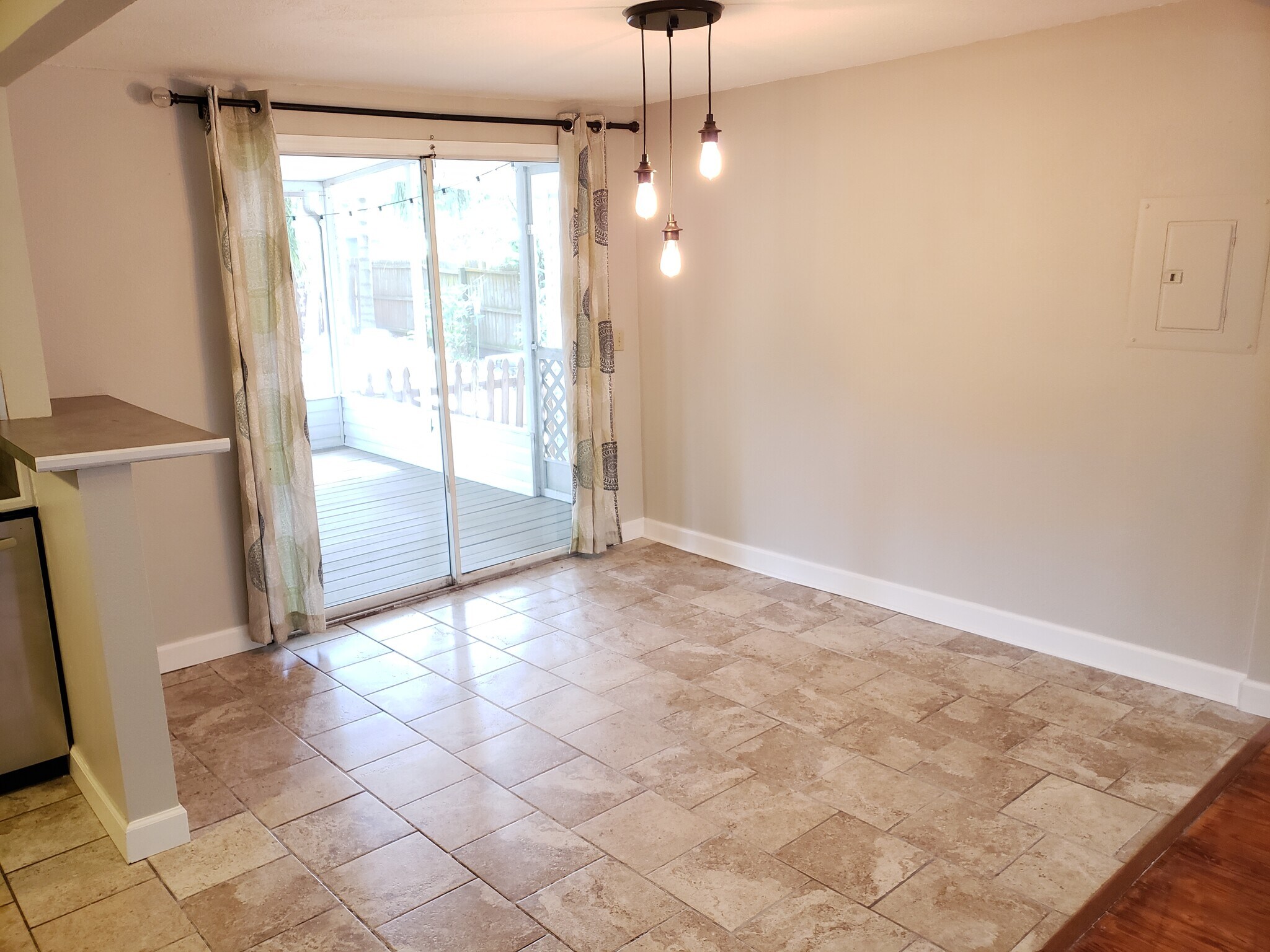 Building Photo - 939 E Bella Vista St