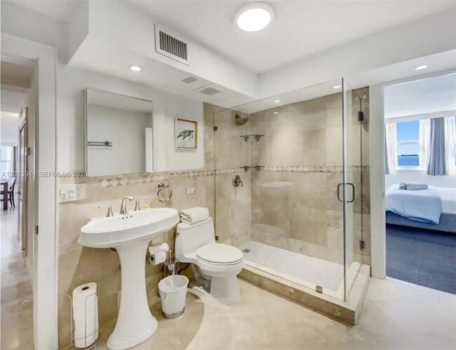 Building Photo - 209 N Fort Lauderdale Beach Blvd