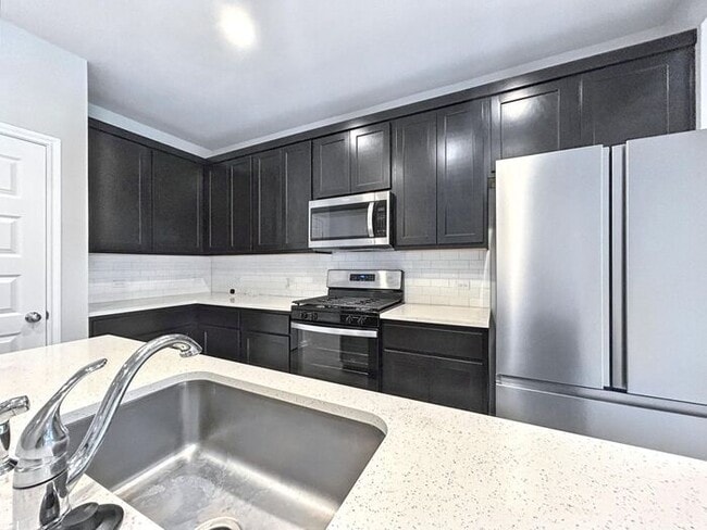 Building Photo - 3-Bedroom Home in a Quiet Neighborhood wit...