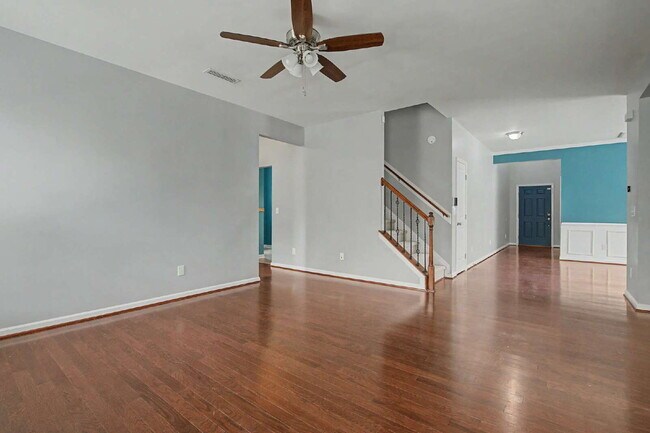 Building Photo - 5-Bedroom Home w/ Fenced-in BackYard in Knightdale
