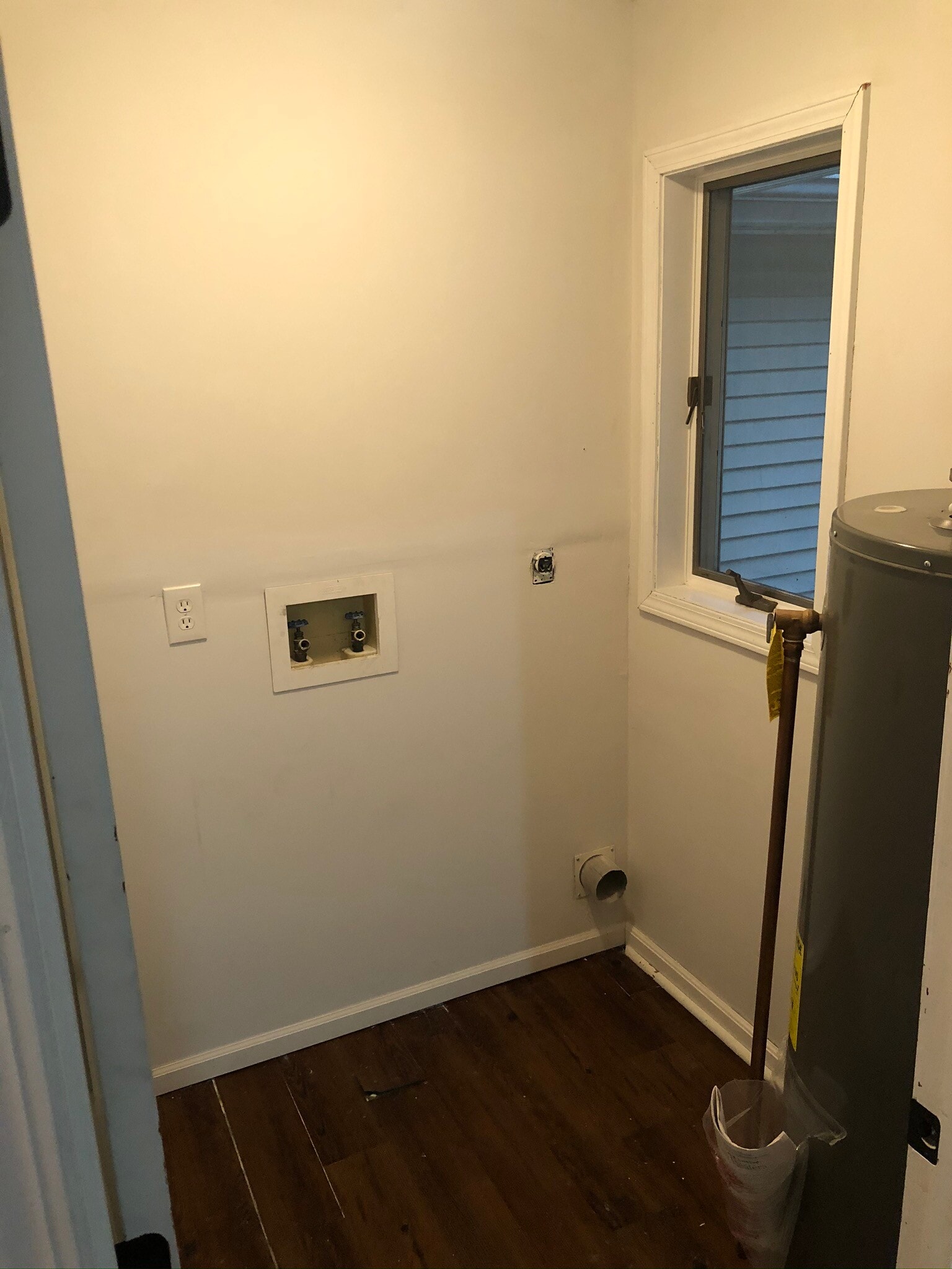 Laundry room - 105 6 St