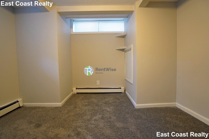 Building Photo - 21 Linden St