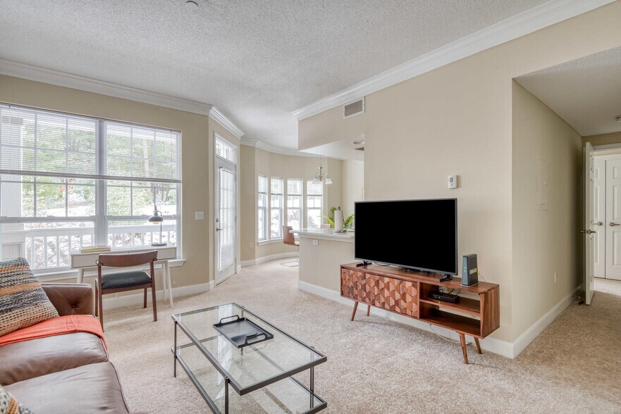 Building Photo - 1449 Main St