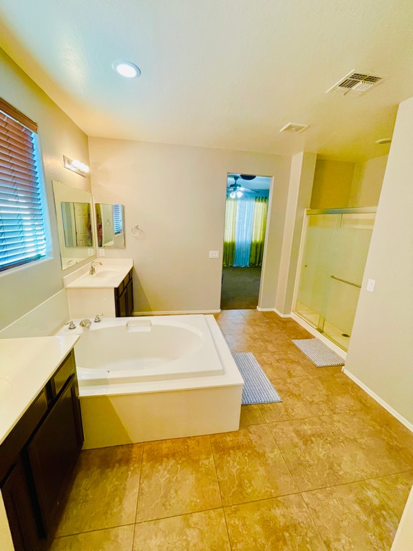 Building Photo - 11136 East Starkey Avenue