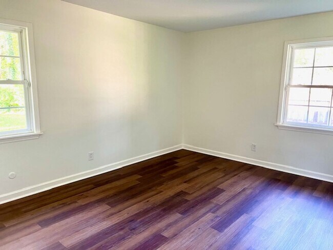 Building Photo - 4113 Canal Cir E