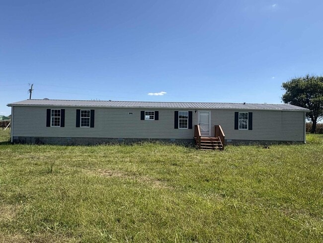 Primary Photo - Freshly Renovated 3BR Home on Spacious Lot...