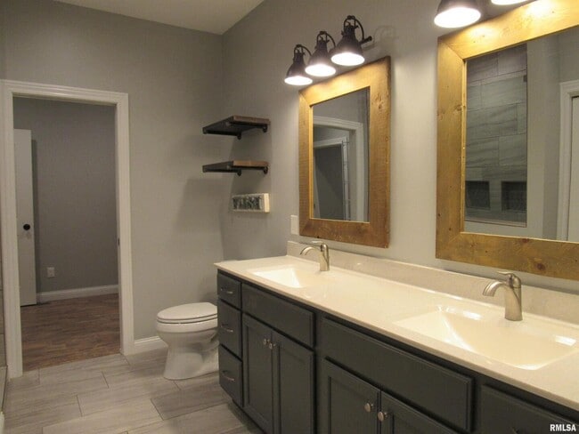 Building Photo - 1659 Celtic Ct