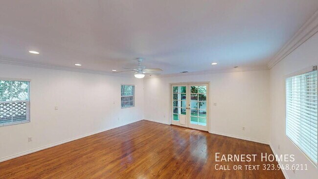 Building Photo - 4944 Cartwright Ave