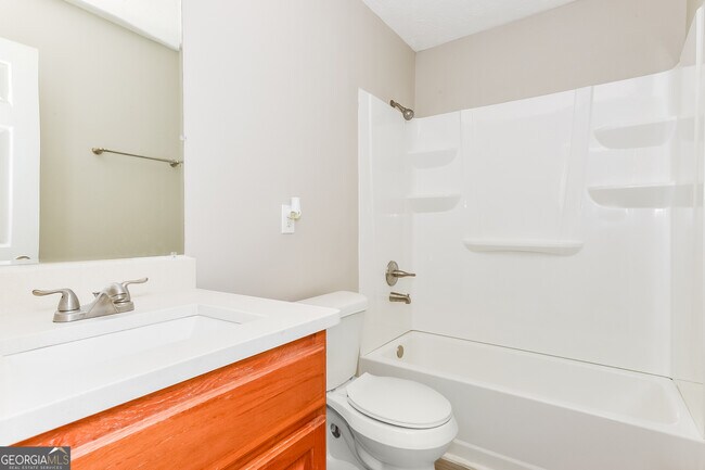 Building Photo - 35 Pinecone Ct