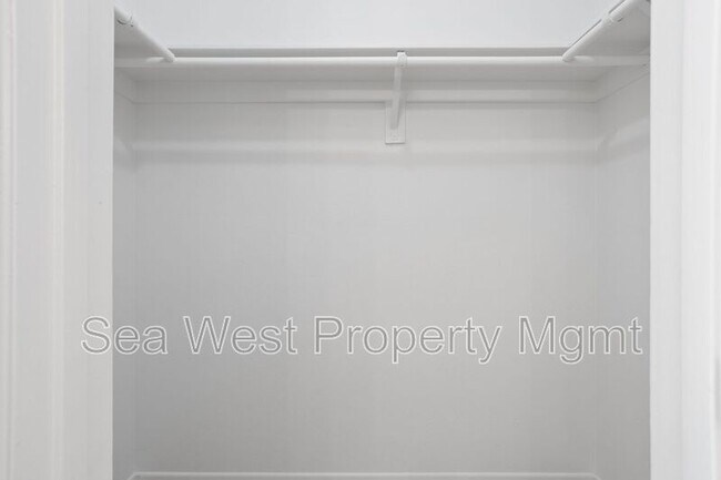 Building Photo - 820 Encinitas Blvd