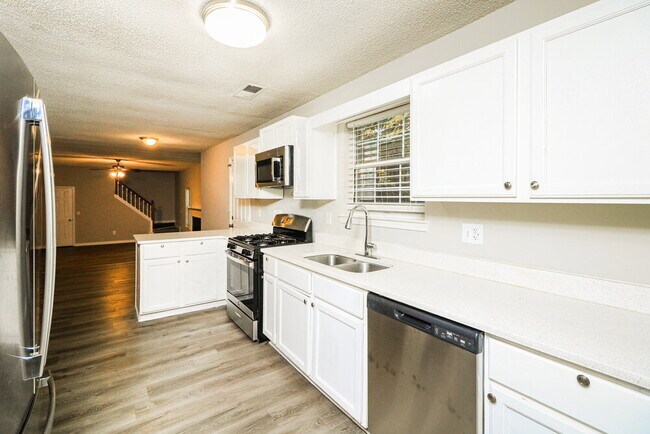 Building Photo - 852 Cascade Crossing