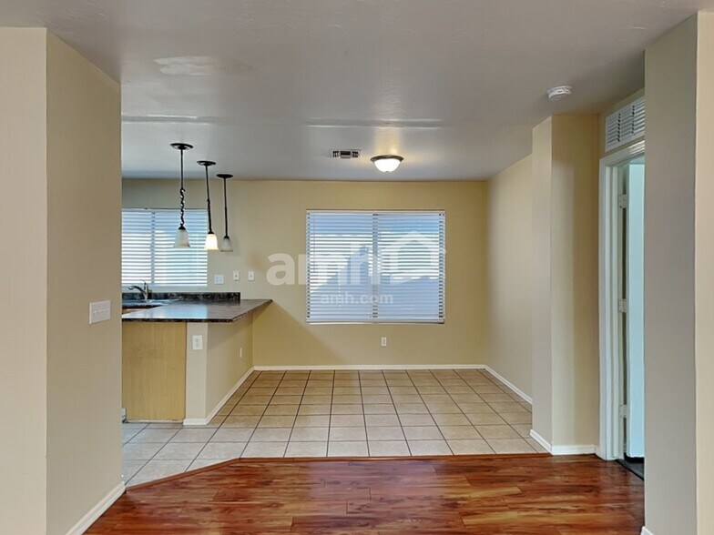 Building Photo - 3211 W Saint Kateri Dr