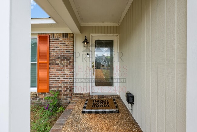 Building Photo - 7005 Robin's Nest Dr