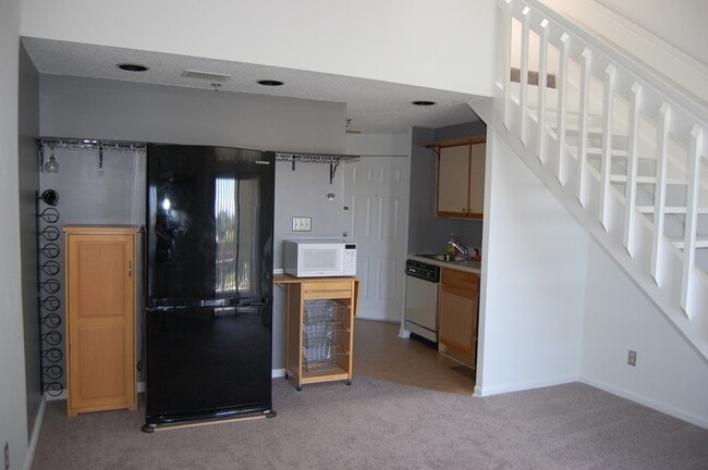 Building Photo - 1100 Possum Trot Rd