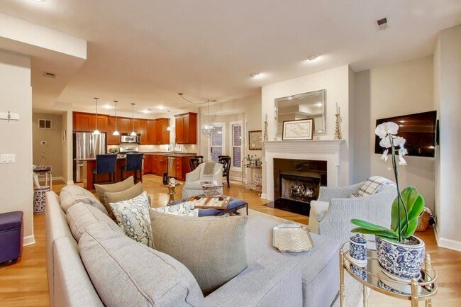 Building Photo - 1529 N Mohawk St