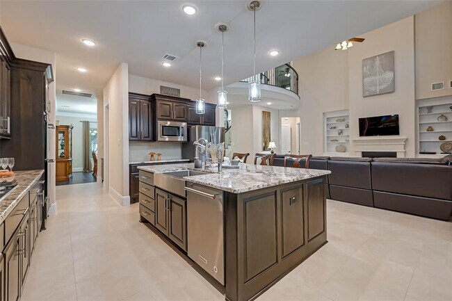 Building Photo - 17519 Galloway Forest Dr