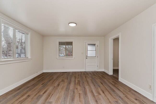 Building Photo - 3 Bedroom 1 Bathroom home in the North End