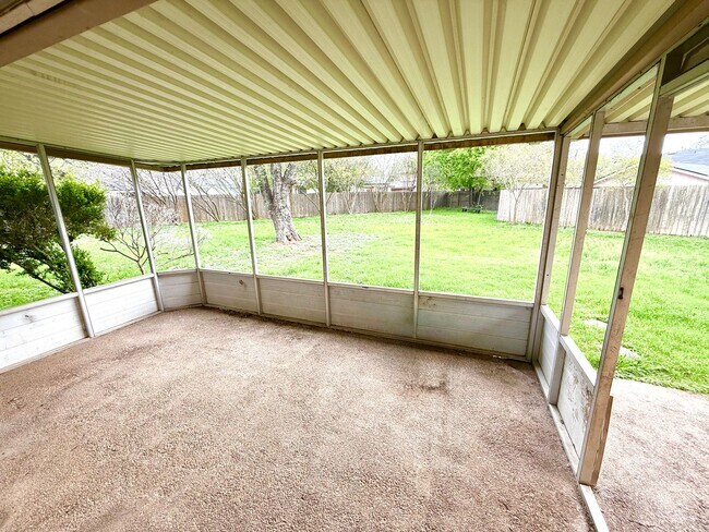 Building Photo - MUST SEE! AVAILABLE NOW! UNIQUE 4 Bedroom/...