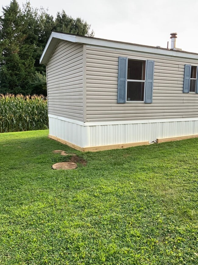 Building Photo - 19 Roberts Rd