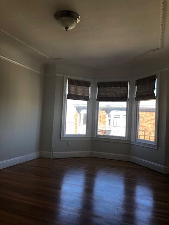 Building Photo - 3155 Broderick St