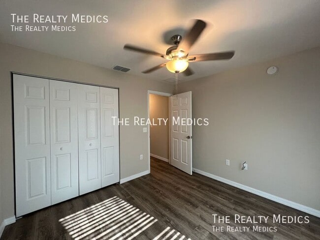 Building Photo - 14635 SW 25th Terrace