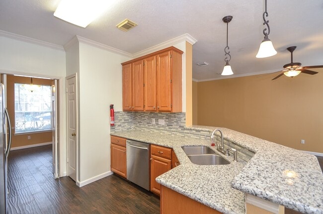 Building Photo - 16411 Sagewood Ct