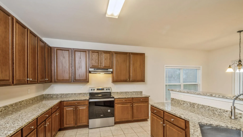 Building Photo - 6635 Ruth Ferrell Ct