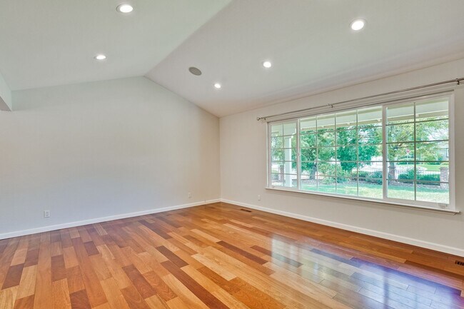 Building Photo - Spacious 3-Bed Almaden Valley Home with Bo...