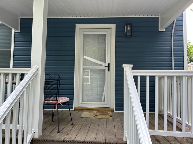 Building Photo - Furnished Short term fully renovated