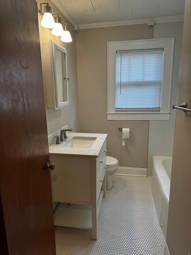 Building Photo - 618 Elizabeth Ave