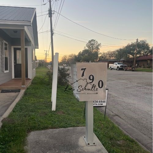 Building Photo - 790 E Boundary St