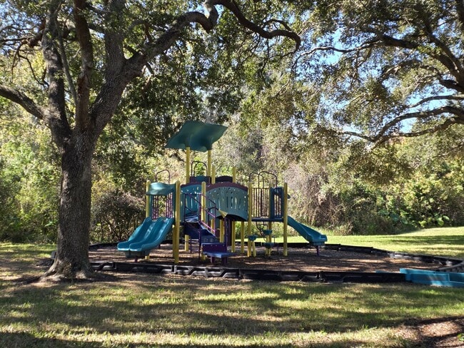 Building Photo - 2690 Coral Landings Blvd