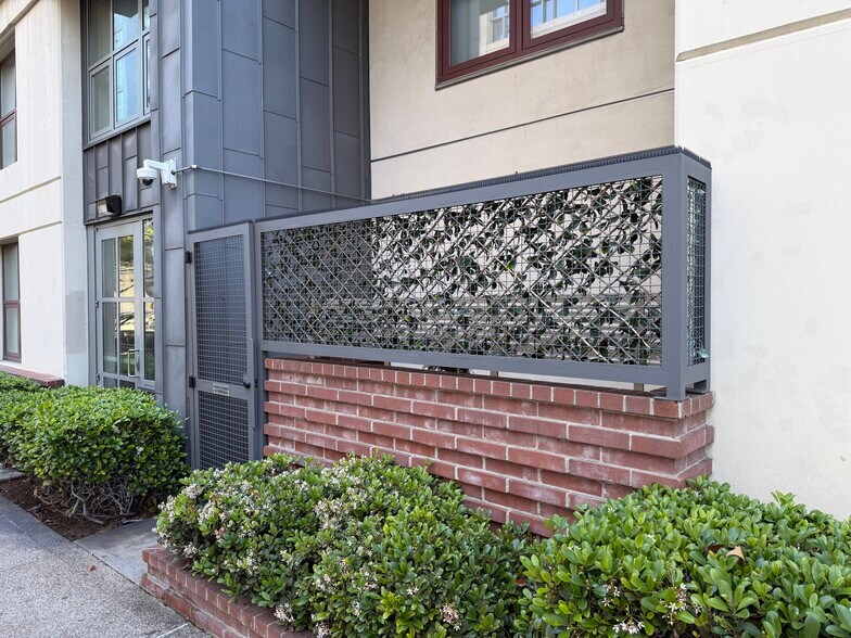 Building Photo - 1150 J St