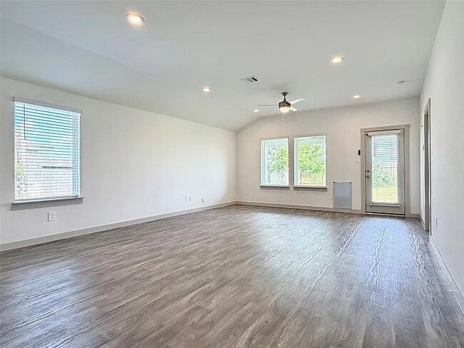 Building Photo - 3243 Cherry Springs Dr