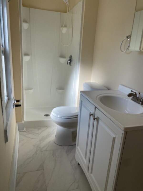 Building Photo - 134 School St