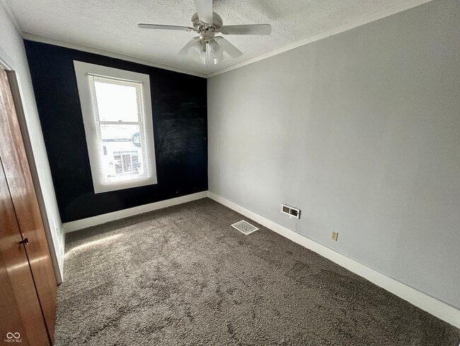 Building Photo - 639 Stevens St