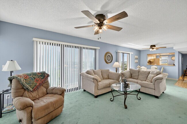 Building Photo - 10310 S Ocean Dr