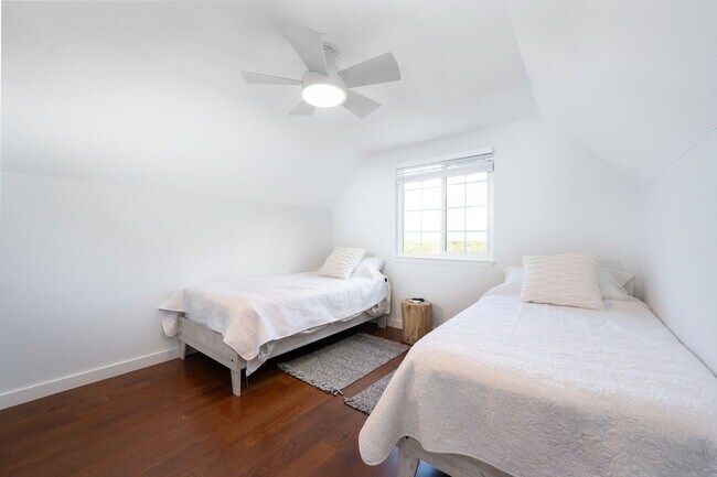 Building Photo - Extravagant 5 Star Vacation Home - Your Private Retreat in Hill Country, Wimberley Texas