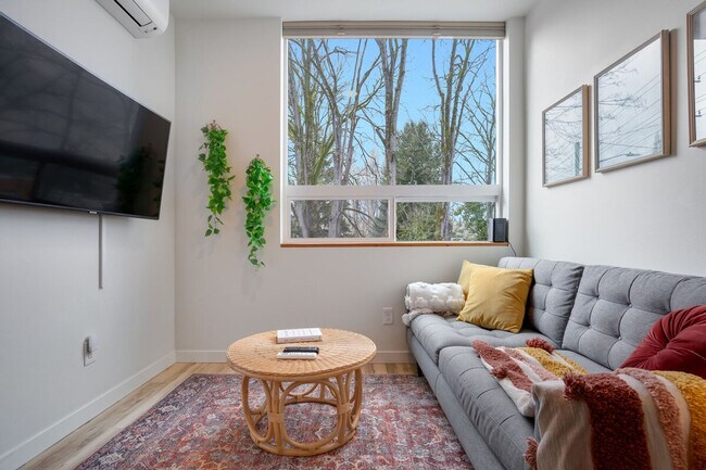 Building Photo - 3843 20th Ave SW