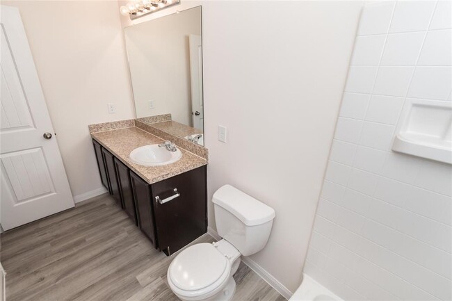 Building Photo - 6247 Brenwood Cir